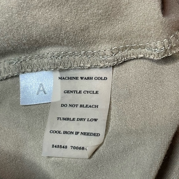 Ann Taylor Olive V-Neck Short Sleeve Tee – XS - Picture 8 of 8